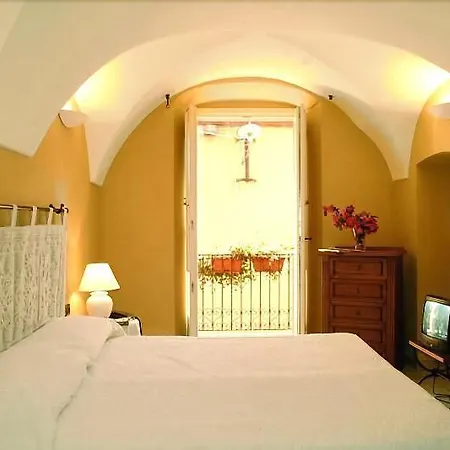 Corte Fiorita Diffuso Bosa