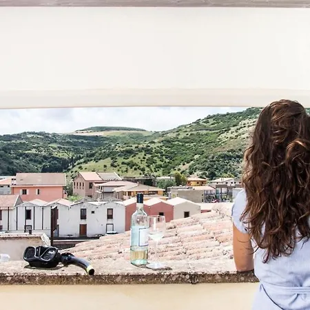 Corte Fiorita Diffuso Bosa