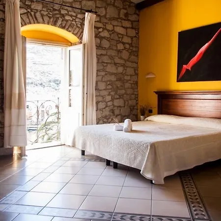 Corte Fiorita Diffuso Hotel Bosa