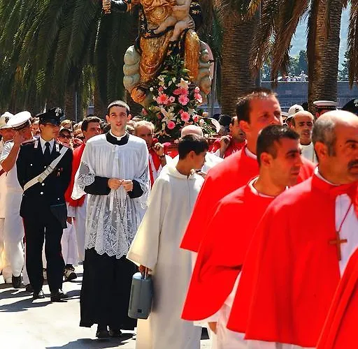 Corte Fiorita Diffuso 3* Bosa