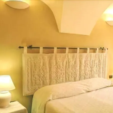Corte Fiorita Diffuso 3* بوسا